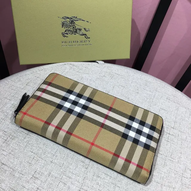 Burberry Nova Check محفظة طويلة 8