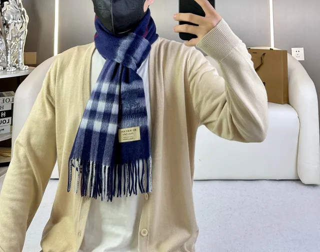 Burberry Reykjavik Noir Nova Check Cashmere Scarf 2
