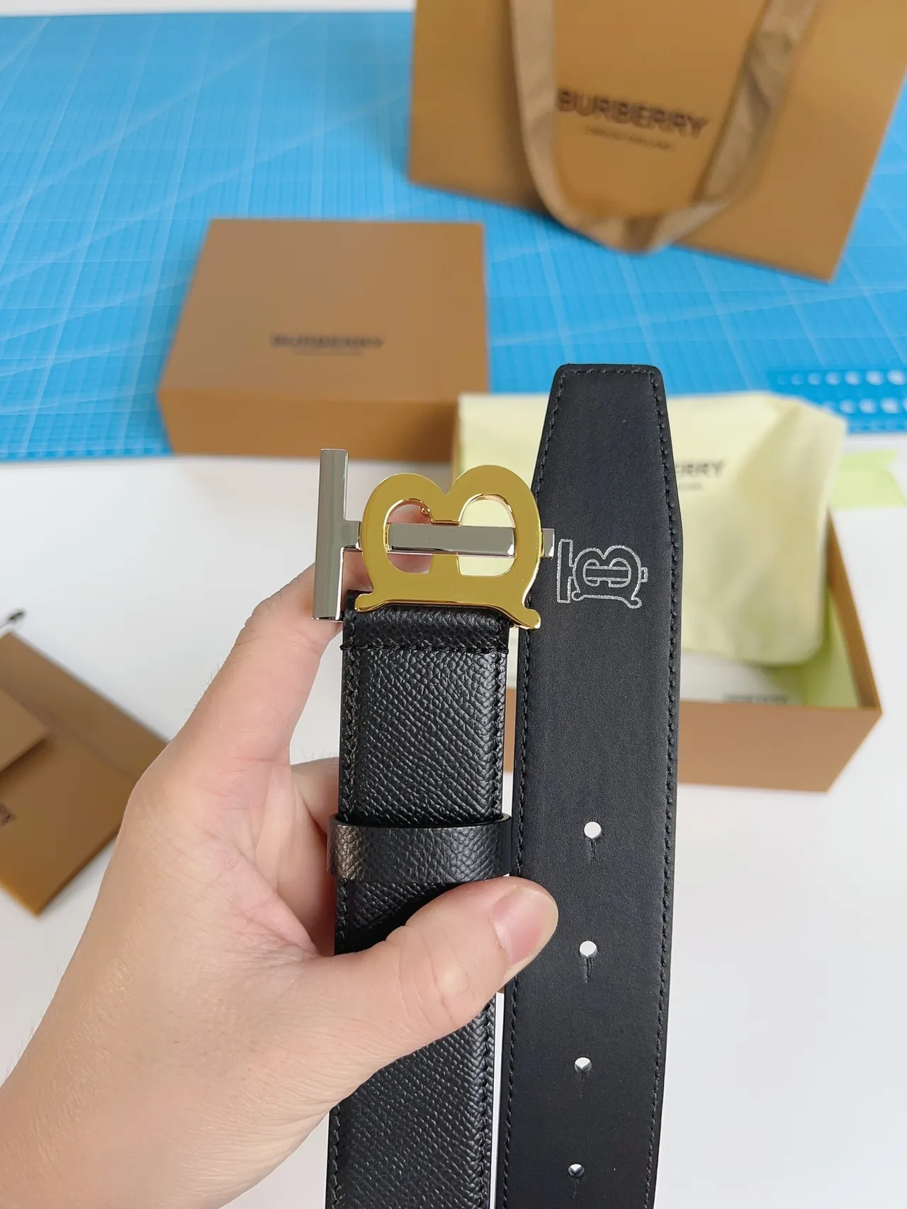 Burberry TB Belt Black Gold Textured Grain Interlocking Buckle Leather Belt 5