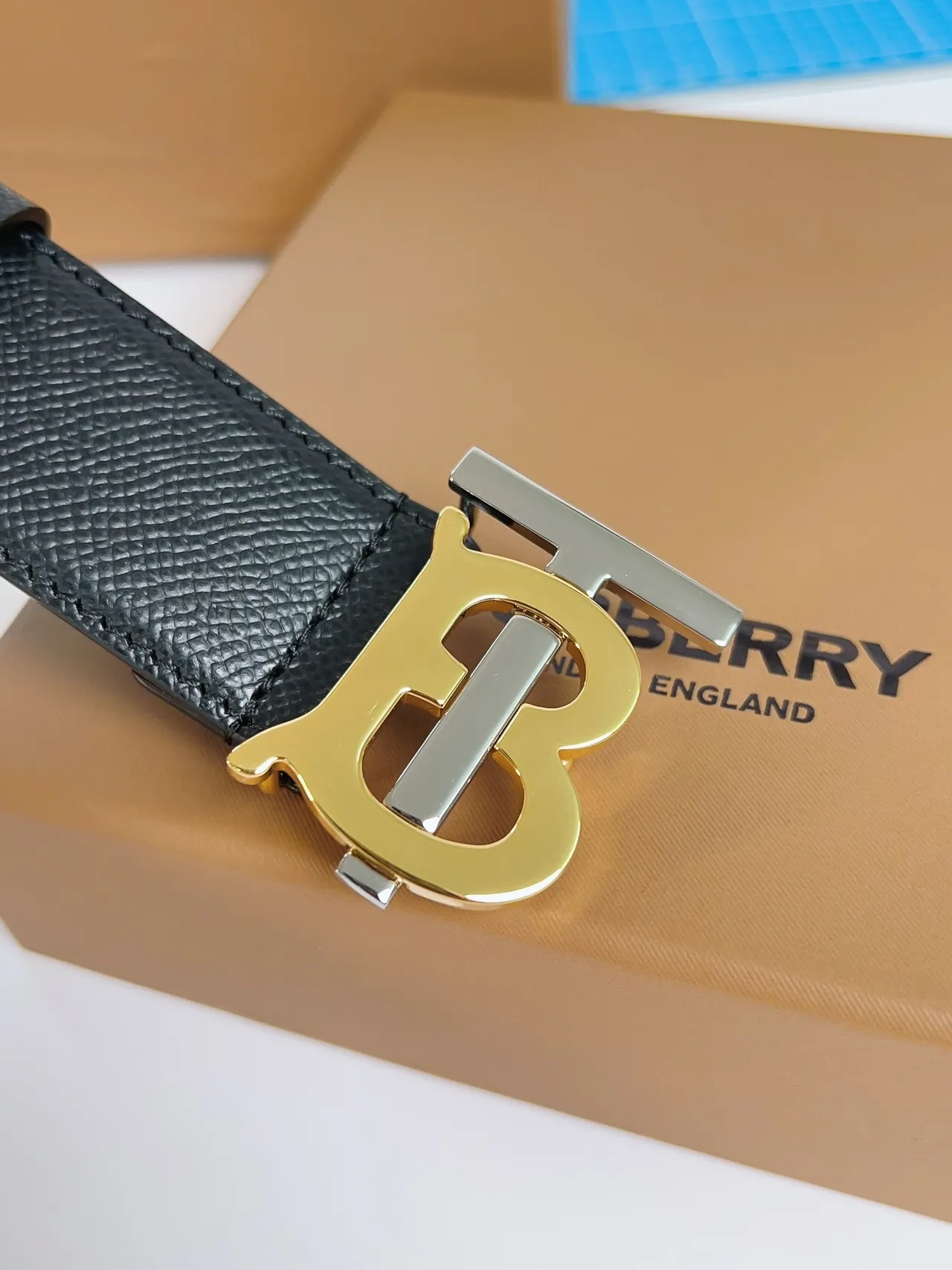 Burberry TB Belt Black Gold Textured Grain Interlocking Buckle Leather Belt 6