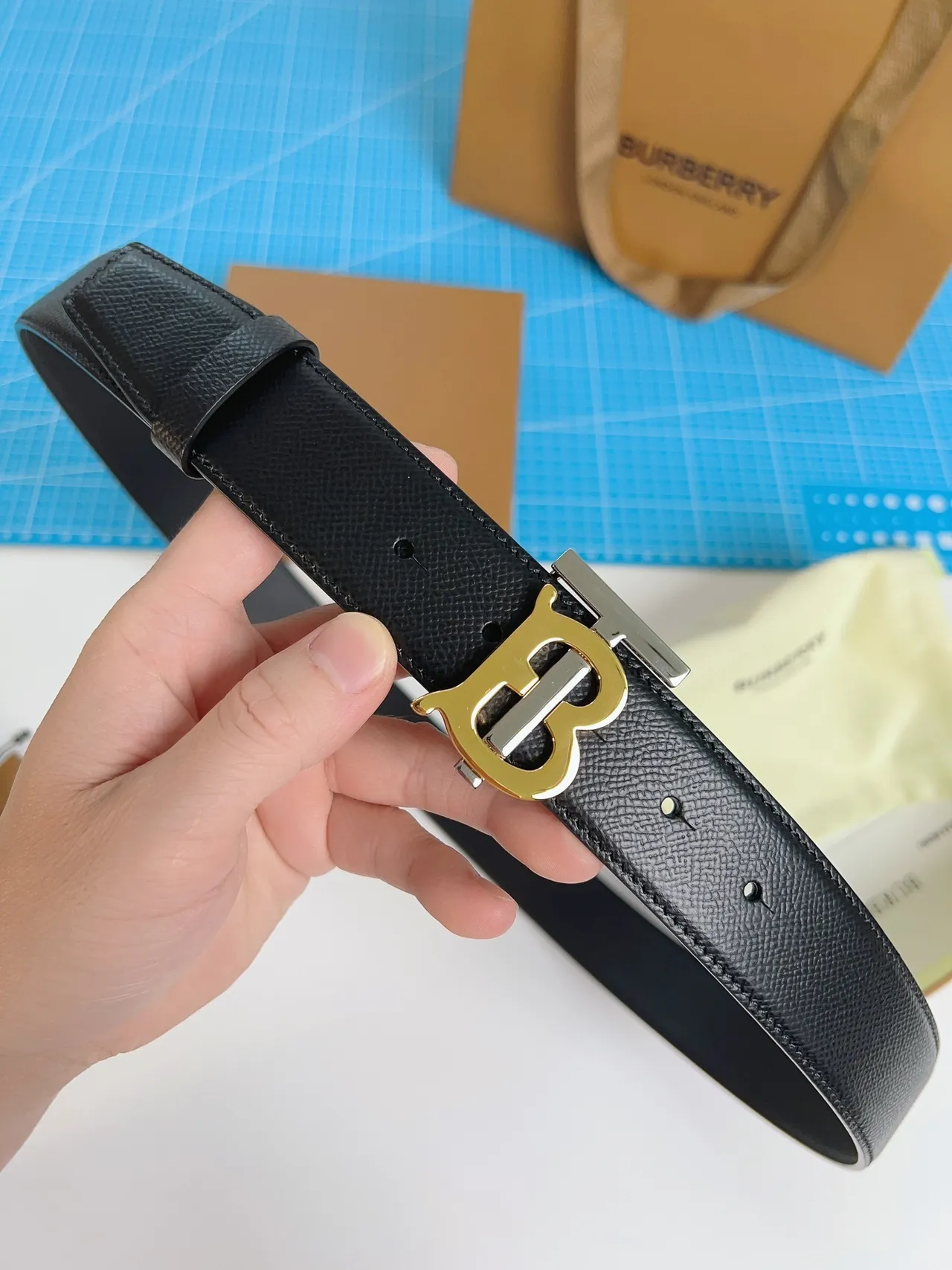 Burberry TB Belt Black Gold Textured Grain Interlocking Buckle Leather Belt 8