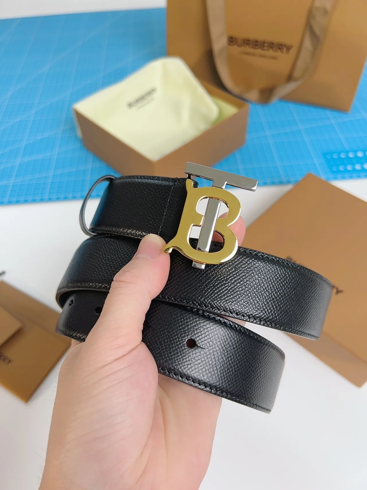 Burberry TB Belt Black Gold Textured Grain Interlocking Buckle Leather Belt 9