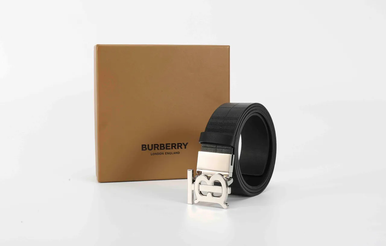 Burberry TB Monogram Perforated Check Ceinture en cuir noir 11