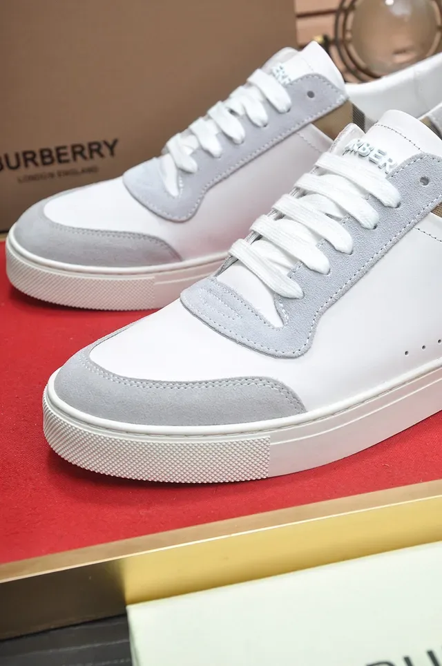 Burberry أبيض بيج جلد و سويديو علوة House Check Heel Accent حذاء رياضي لايف ستايل 3