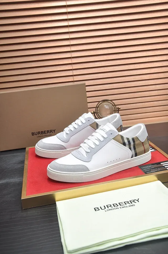 Burberry أبيض بيج جلد و سويديو علوة House Check Heel Accent حذاء رياضي لايف ستايل 7