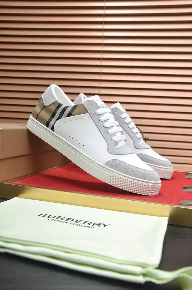 Burberry أبيض بيج جلد و سويديو علوة House Check Heel Accent حذاء رياضي لايف ستايل 8