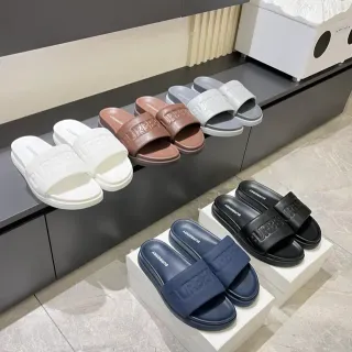 بربري نعال أبيض لوجو مطبوع حزام كعب سميك مصبوب