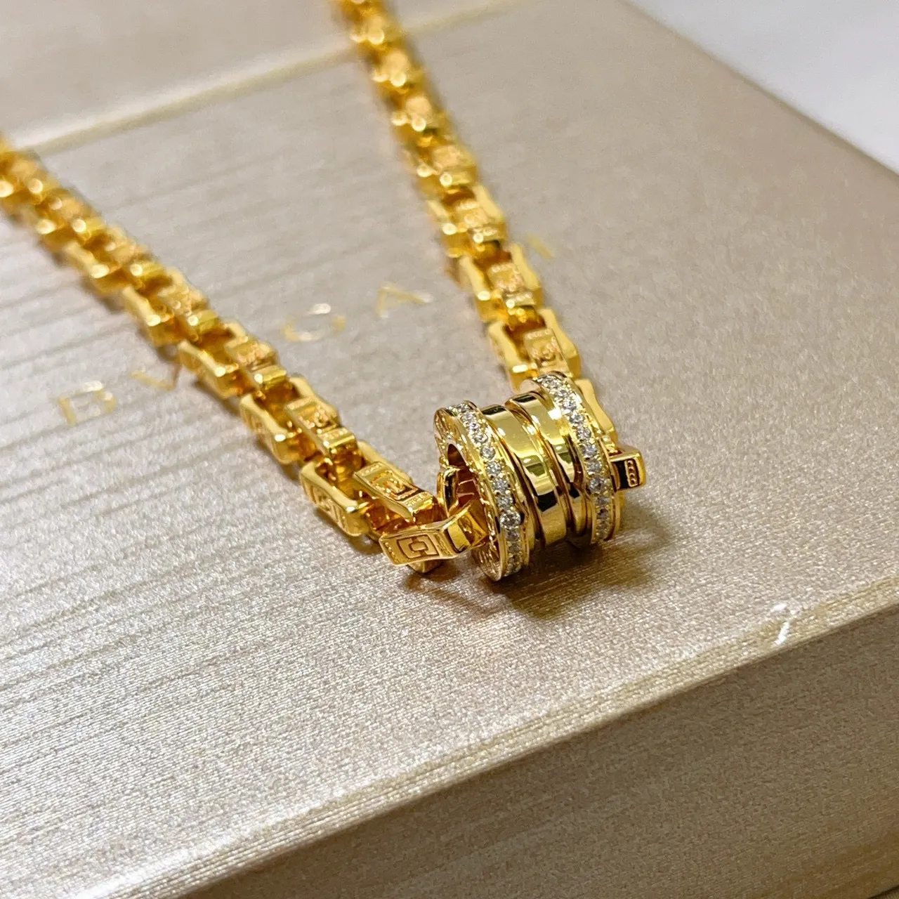 Bvlgari B.zero1 Chaîne or argent maillons clé grecque gravée collier 3