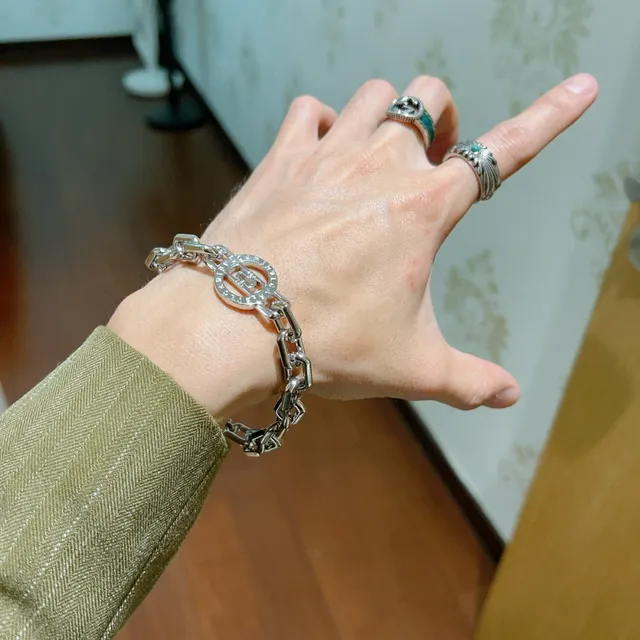 Bvlgari B.zero1 Rock سوارة رابطات سميكة بلون فضي 4