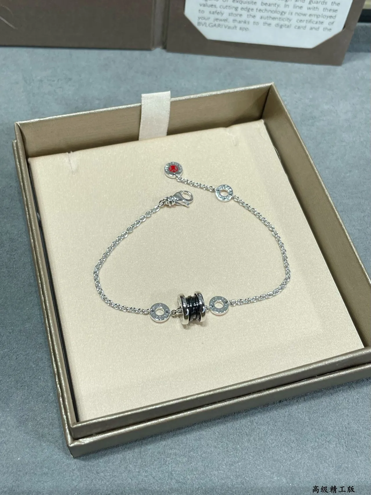 Bvlgari B.zero1 चांदी और काला सिरेमिक कंगन 3