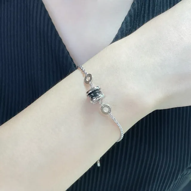 Bvlgari B.zero1 चांदी और काला सिरेमिक कंगन 9