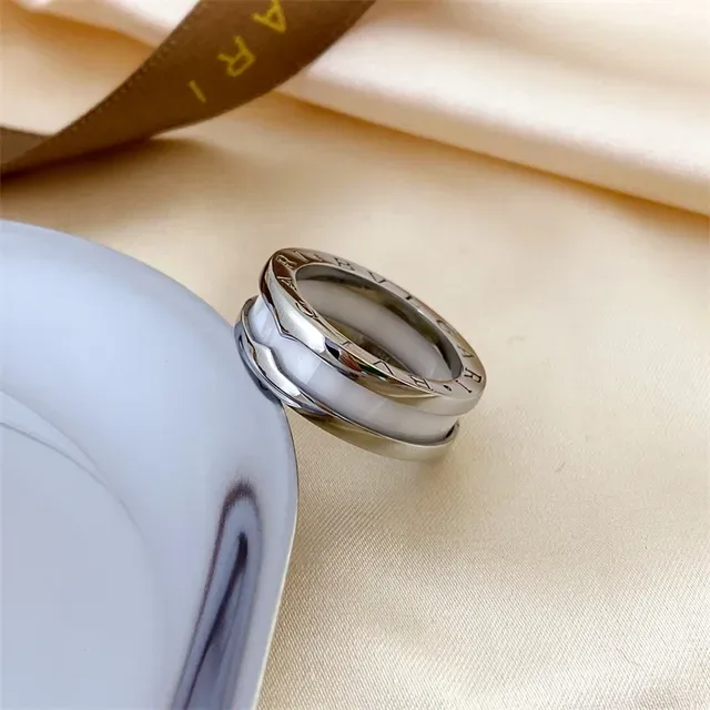 Bvlgari BVLGARI BVLGARI Bague en céramique dorée et noire 5