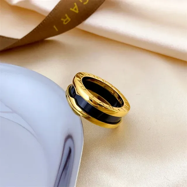 Bvlgari BVLGARI BVLGARI Bague en céramique dorée et noire 7