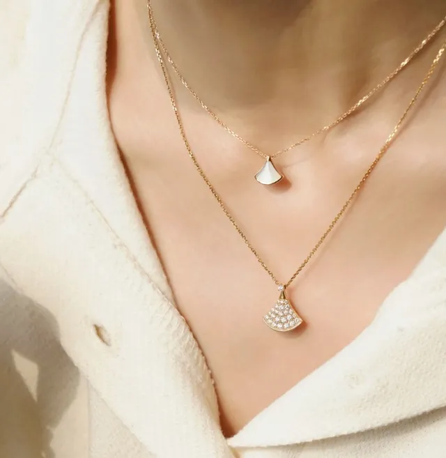 Bvlgari Divas’ Dream 黄金白色链条扇形吊坠项链 7