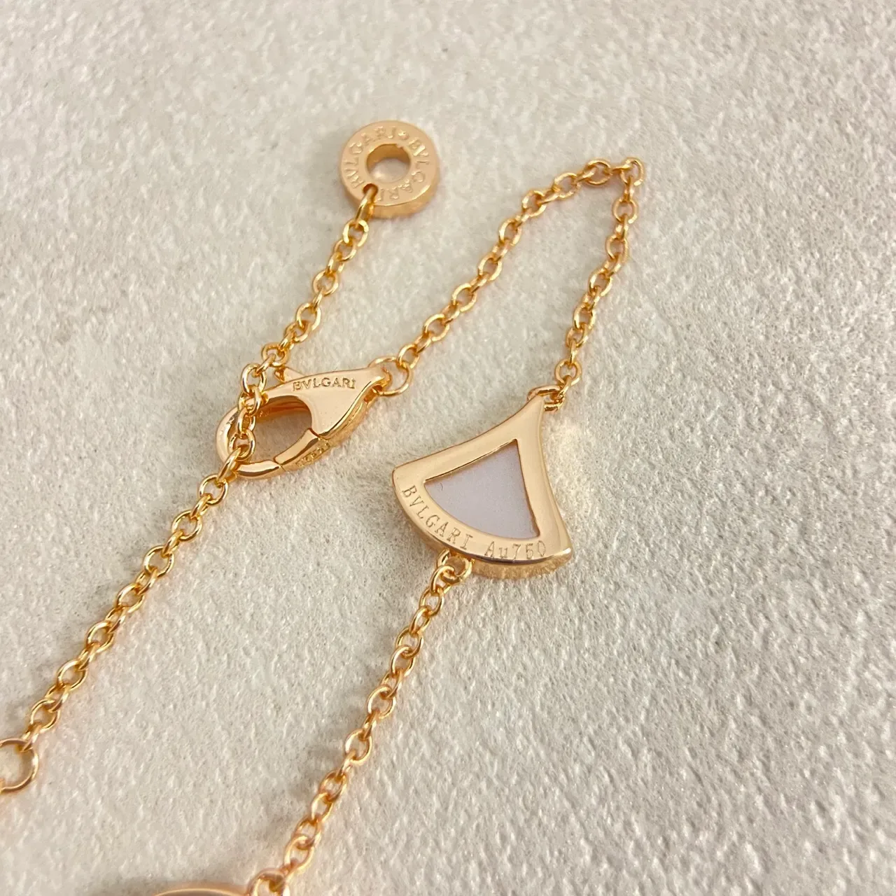 Bvlgari Divas’ Dream White Gold Fan-Shaped Pendants Mother-of-Pearl Inlay Bracelet 3
