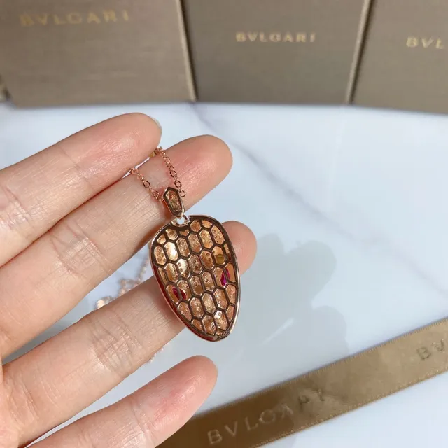 Bvlgari Serpenti Pavé Crystal 蛇头吊坠项链 8