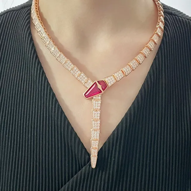 Bvlgari Serpenti Or Rose Pavé Diamant et Ruby Snake Collier 7