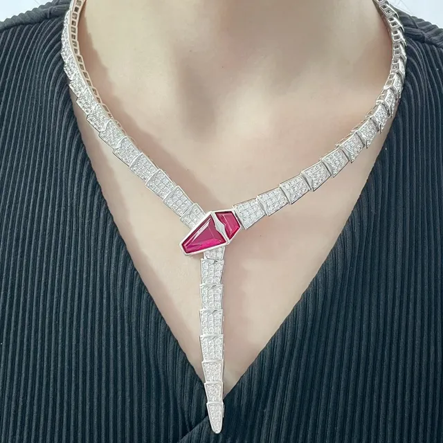 Bvlgari Serpenti Or Rose Pavé Diamant et Ruby Snake Collier 8