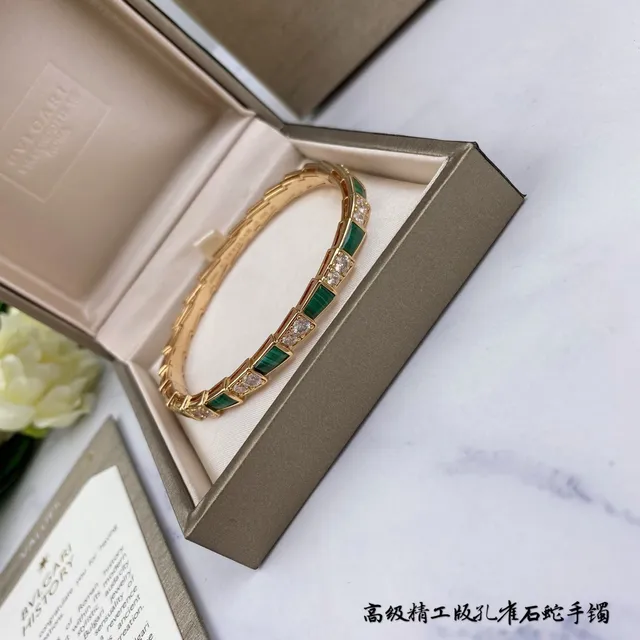 Bvlgari Serpenti Viper Bracelet à Charnière Malachite et Diamant Or 3