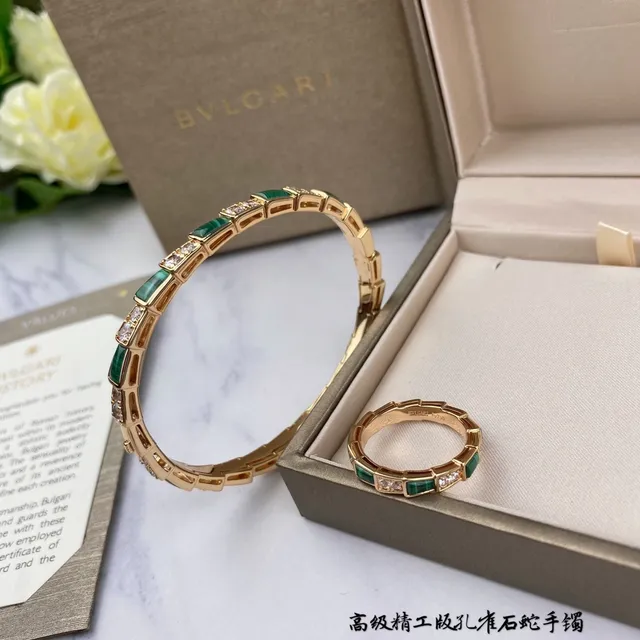 Bvlgari Serpenti Viper Bracelet à Charnière Malachite et Diamant Or 5