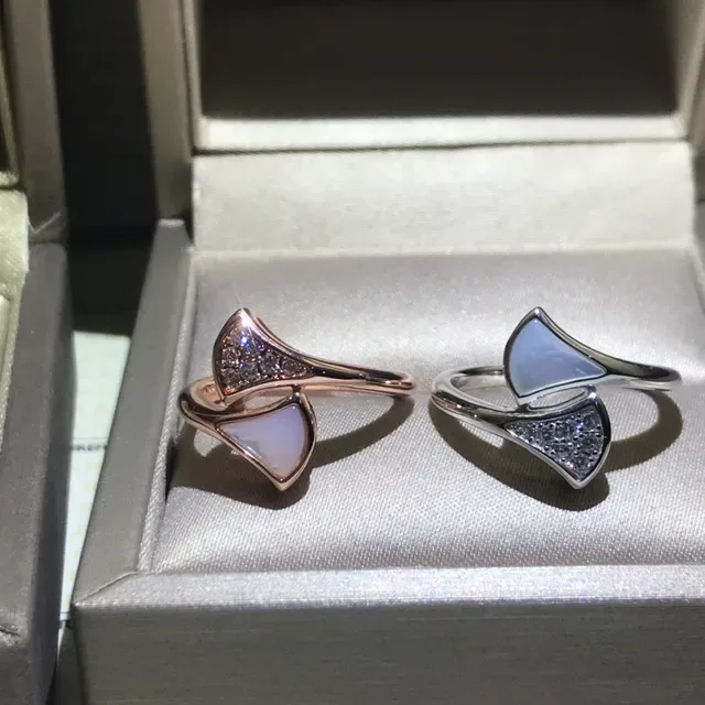 আংটি Cartier সাদা সোনা অসমমিত Double-Chevron প্যাভে-সেট হীরা 3