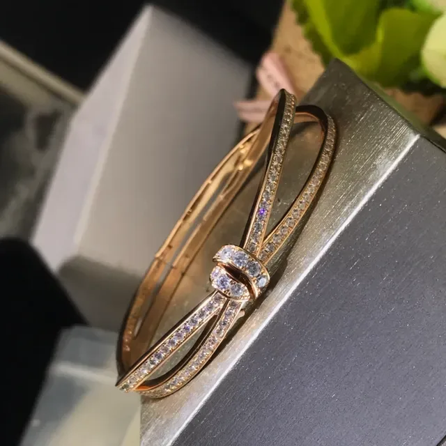 Cartier Juste un Clou Pulsera Doble Banda Pavé Cristal Nudo 4