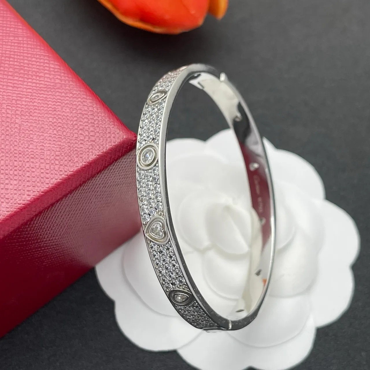 Cartier Juste un Clou Pavé Motif Bracelet Argent 4