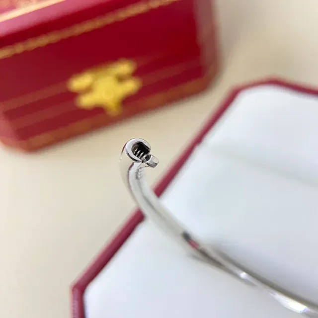 Cartier Juste un Clou Pavé-Set Nail Motif Pulseras 4
