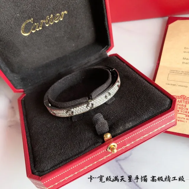 Cartier Juste un Clou Pavé-Set bracelet rigide 7