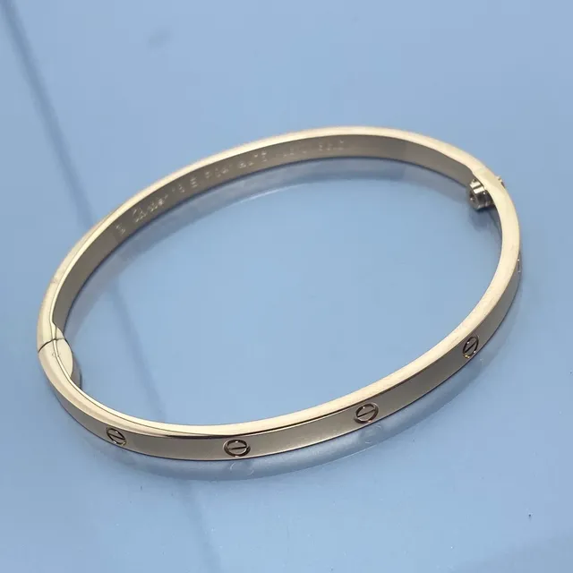 Cartier Love Bracelet ত্রিবর্ণ পালিশড ধাতু স্ট্যাকড ব্রেসলেট 3