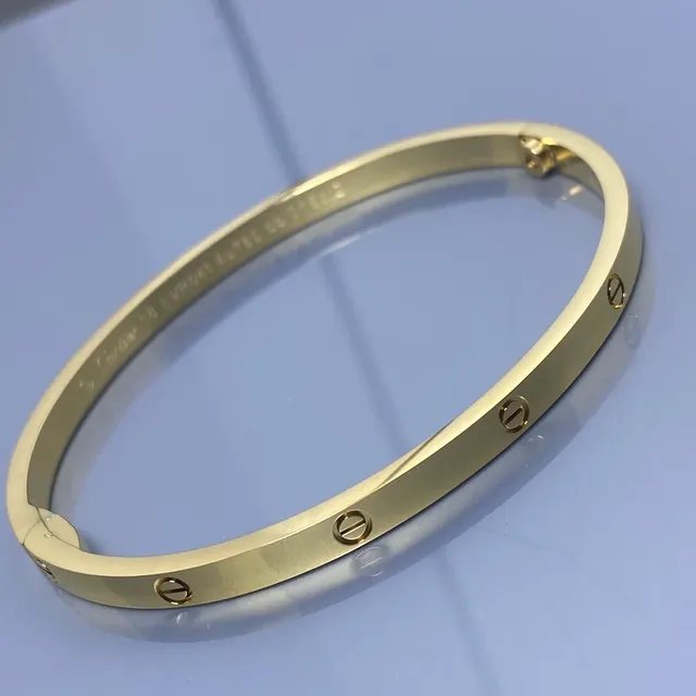 Cartier Love Bracelet ত্রিবর্ণ পালিশড ধাতু স্ট্যাকড ব্রেসলেট 6