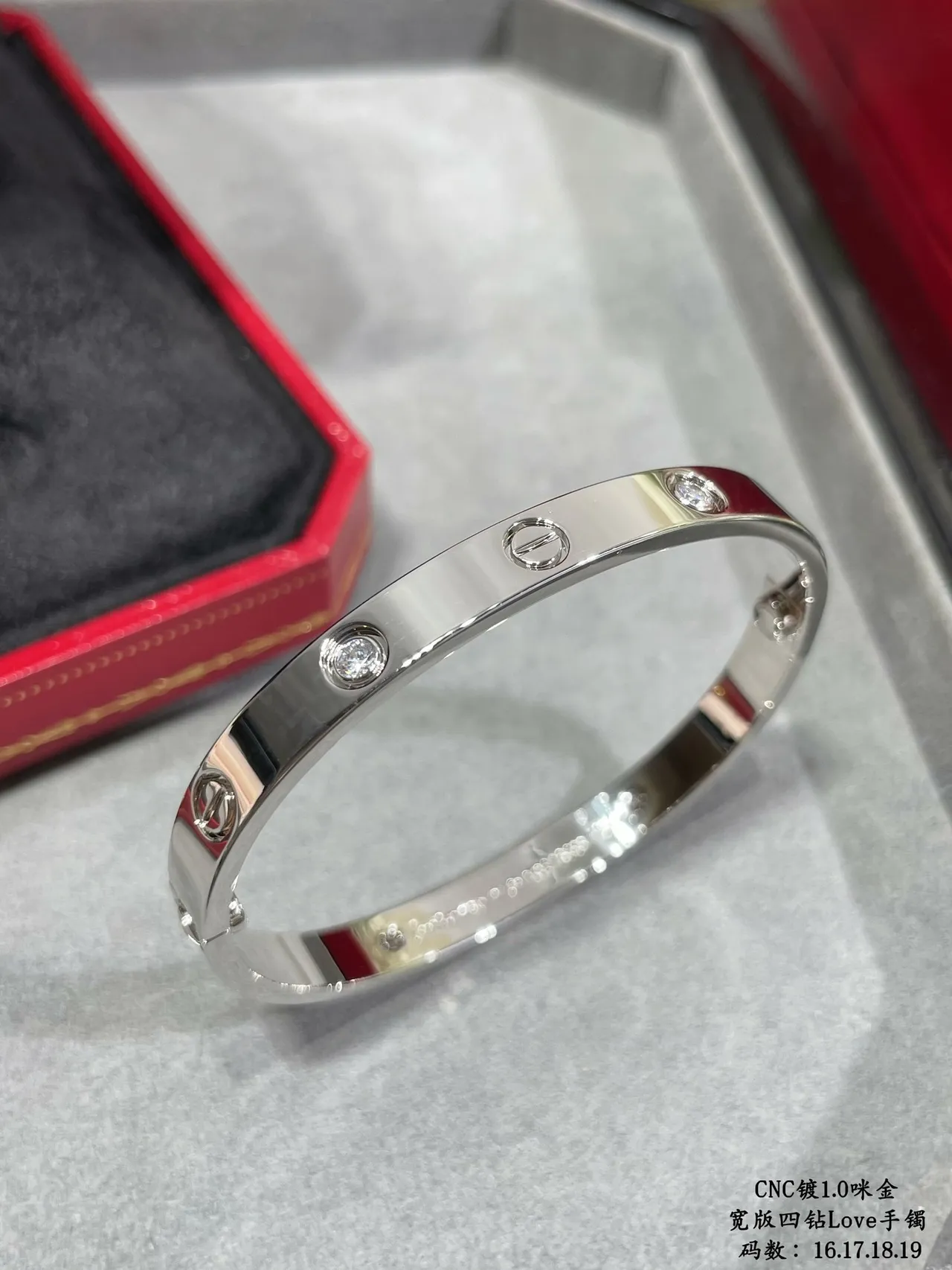 Cartier Love Brazalete Rígido Oro Plata Motivo de Tornillo 4