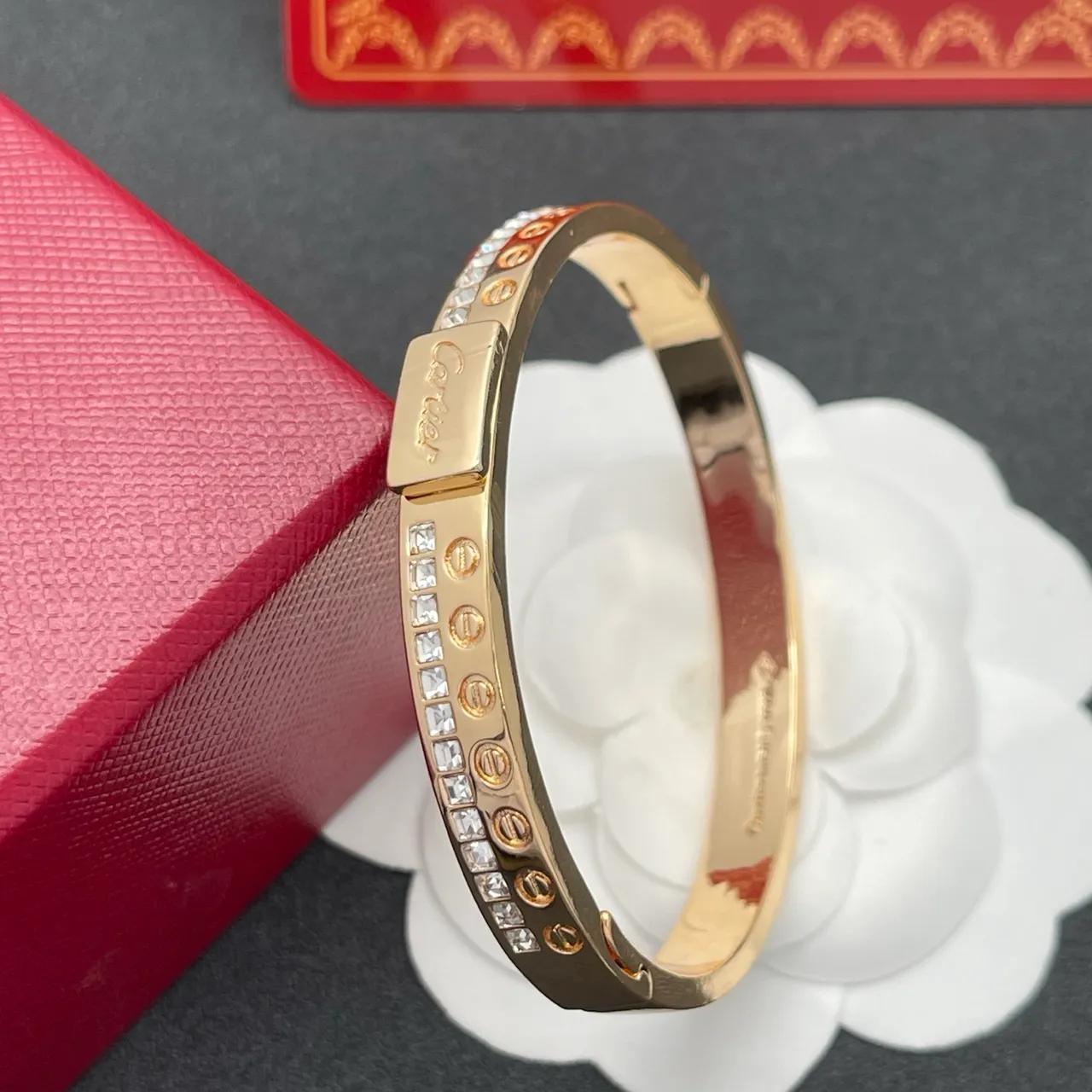 Pulseira Cartier Love de ouro transparente pavé de cristal 5