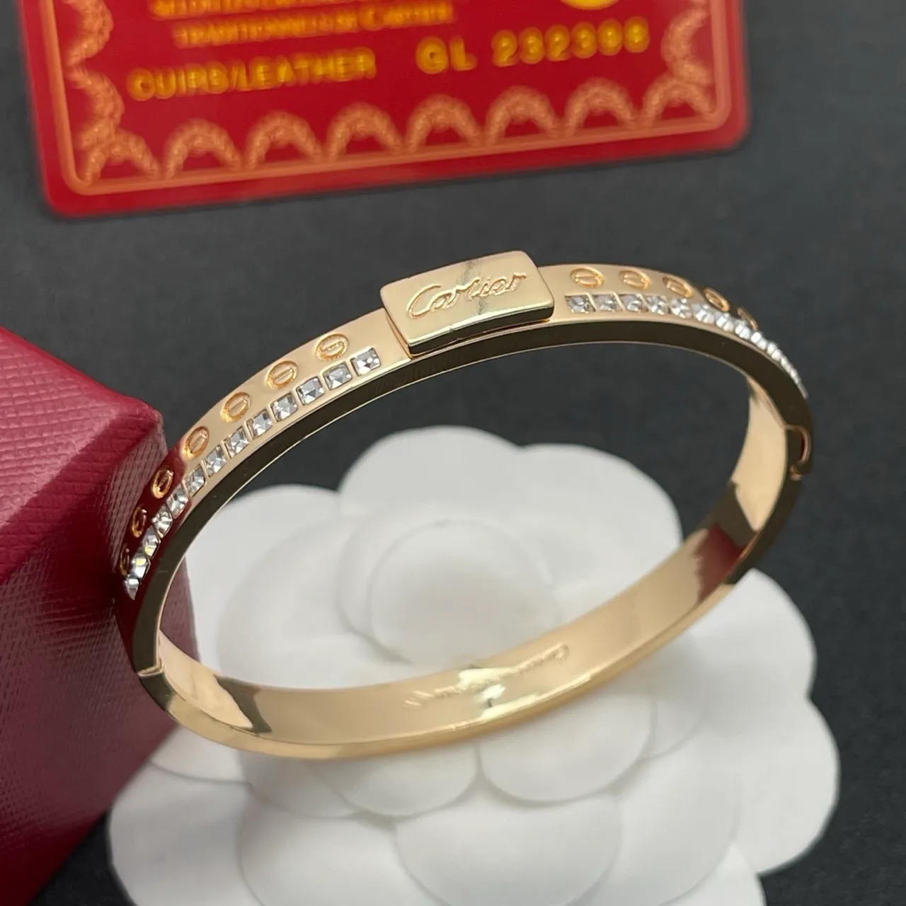 Pulseira Cartier Love de ouro transparente pavé de cristal 7