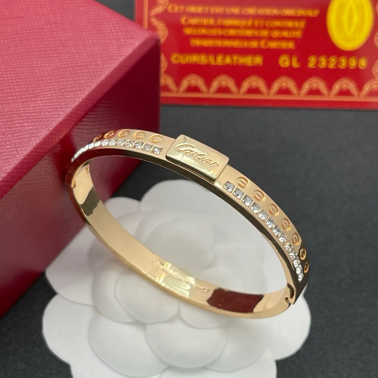Pulseira Cartier Love de ouro transparente pavé de cristal 8