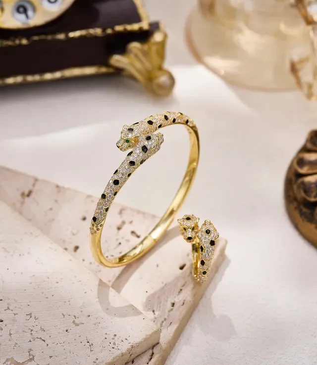 Cartier Panthère Double Panther Head Pavé Diamond Onyx Emerald Ring 5