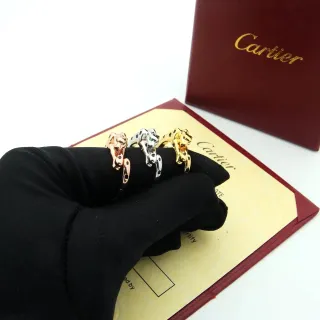Cartier Panthère Gold Black Panther Head Motif Spotted Body Detail Ring