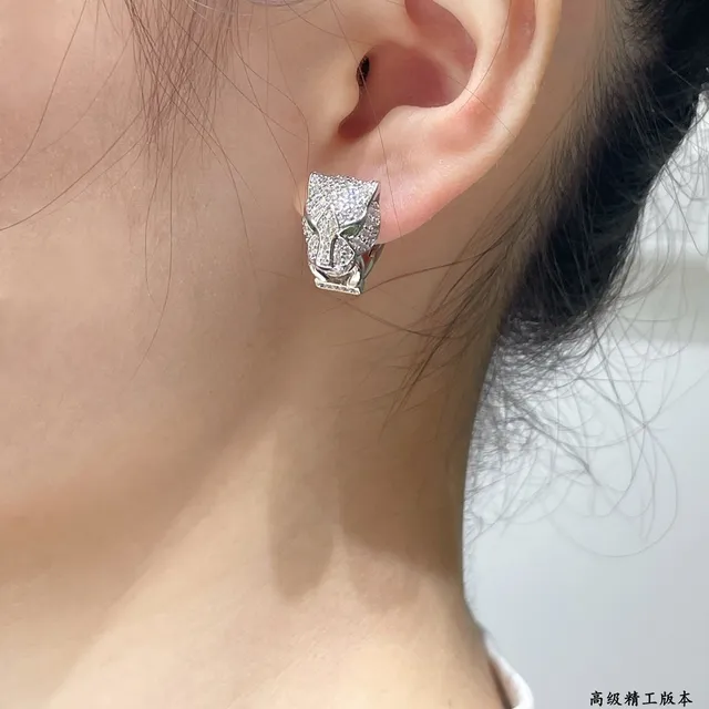 Cartier Panthère পান্থার হেড পেভে ক্রিস্টাল এবং ইমারল্ড ইয়ারিংস 8