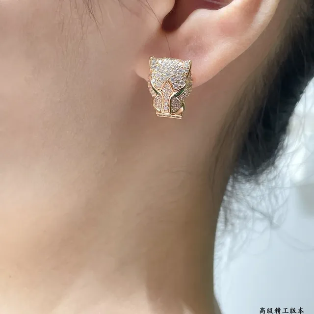 Cartier Panthère পান্থার হেড পেভে ক্রিস্টাল এবং ইমারল্ড ইয়ারিংস 9