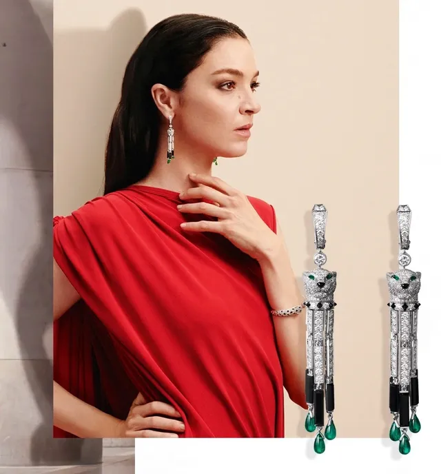 Cartier Panthère بانثر موتيف الماس والكابوشون الأخضر أقراط 9