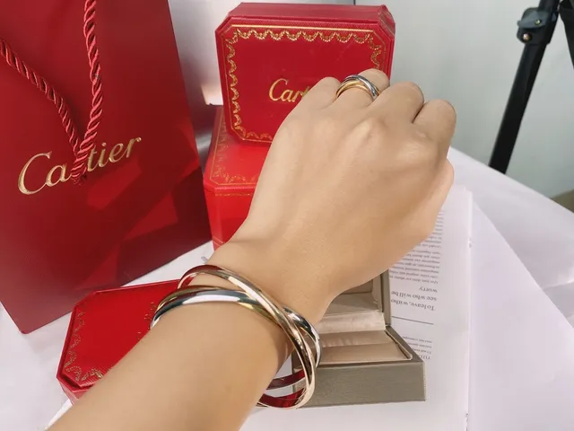 Cartier Trinity Bracelet Triple-Bande Entrelacé en Or et Argent 2