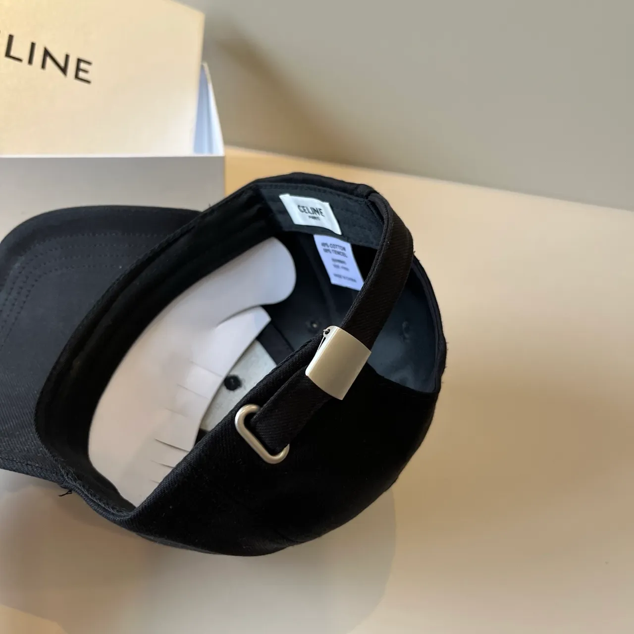 Celine Logo de Cristal Negro Gorra de Béisbol 4
