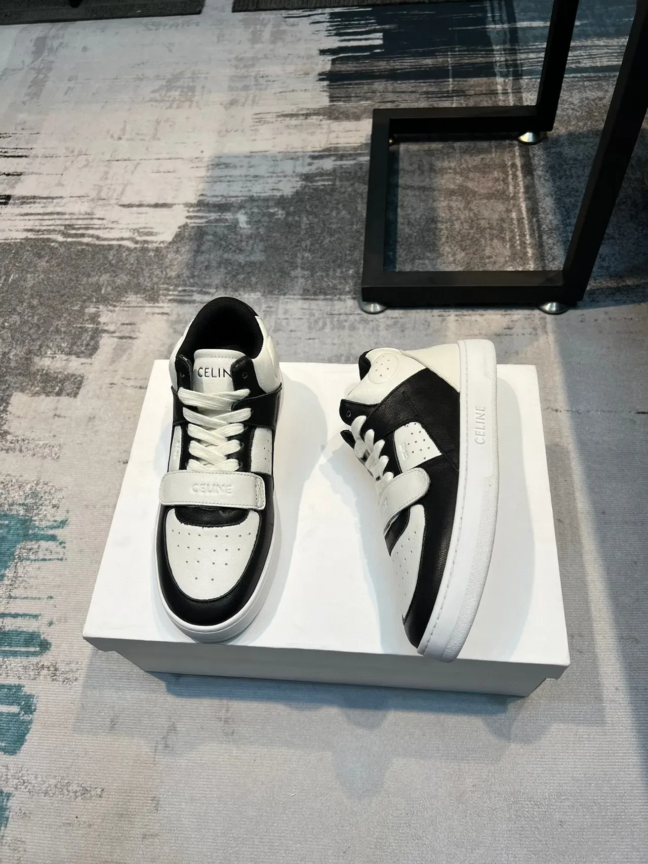 Celine CT-01 Zapatillas Lifestyle de Cuero Perforado de Dos Tonos de Alto 4