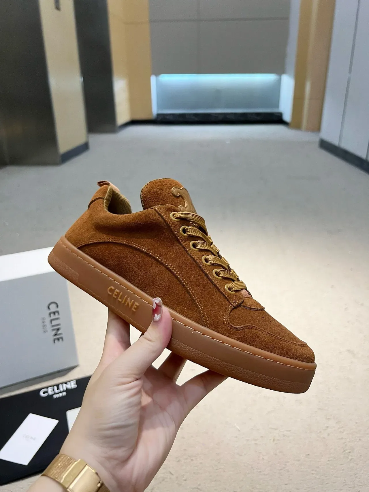 Celine Triomphe Sneakers Lifestyle Marron Suède 2