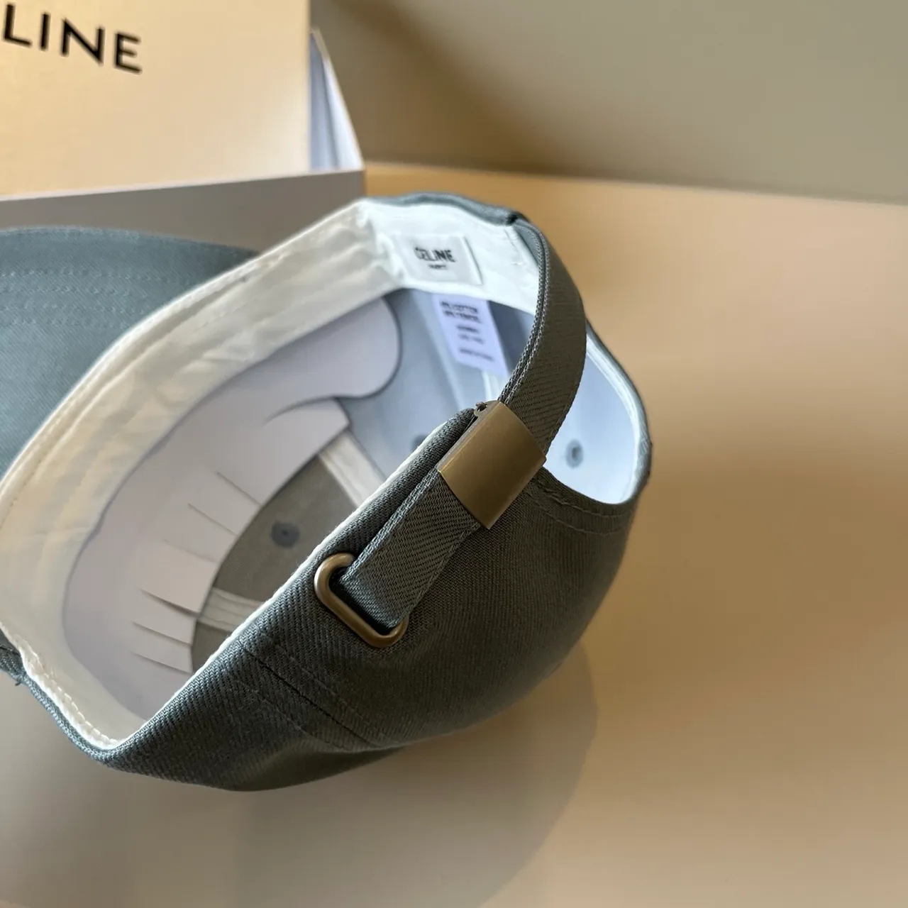 Celine Triomphe boné de beisebol cinza bordado 4