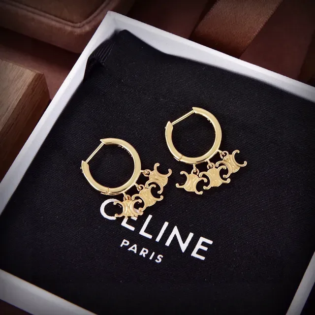 Celine Triomphe सोने की हिंज्ड हूप ईयररिंग्स 2