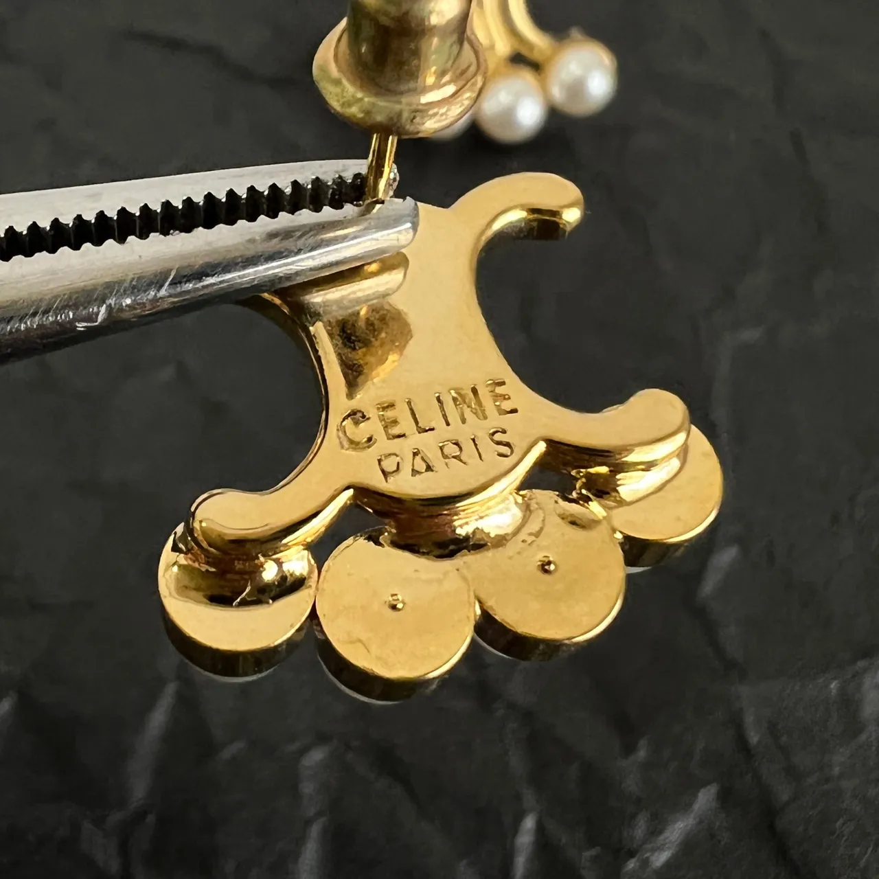 Celine Triomphe Gold-Tone Pendientes de perlas 2