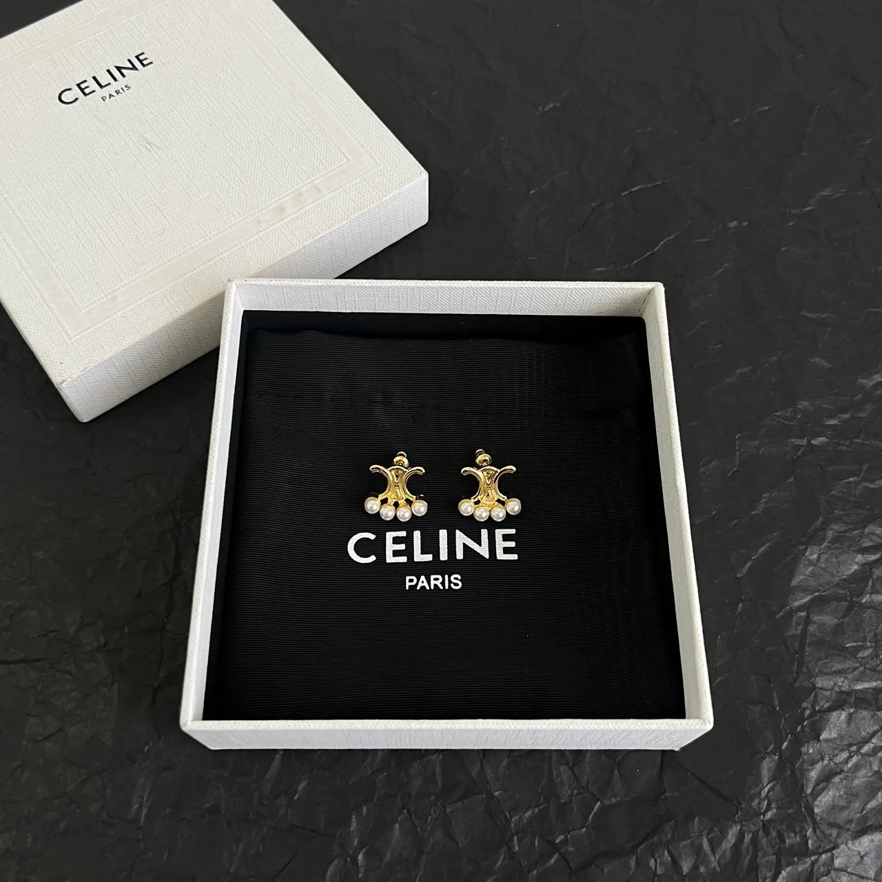 Celine Triomphe Gold-Tone Pendientes de perlas 5