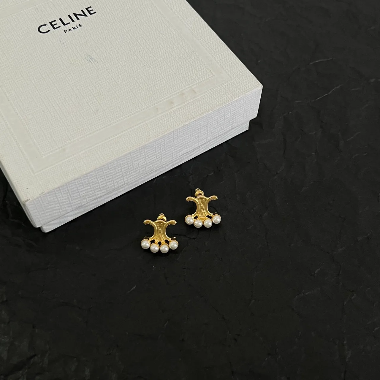 Celine Triomphe Gold-Tone Pendientes de perlas 6