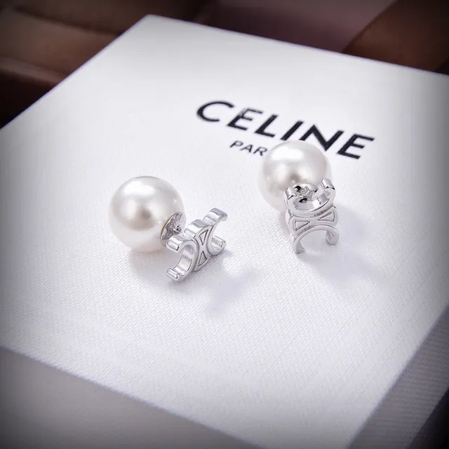 Celine Triomphe 珍珠耳钉 3